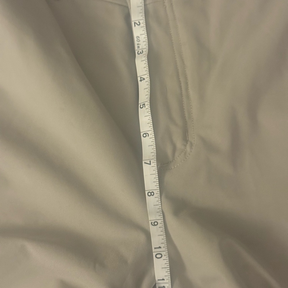 Lululemon Athletica Light Gray Women's Bermudas - Picture 7 of 8